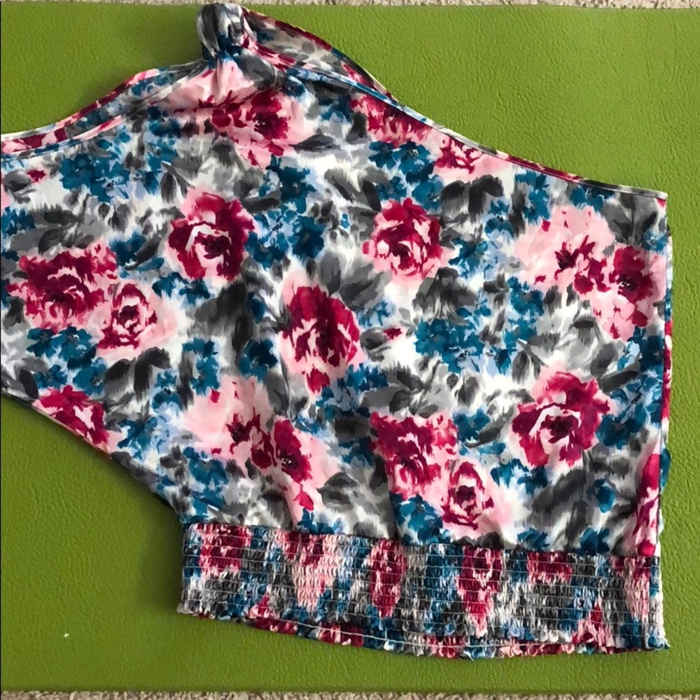 One shoulder top